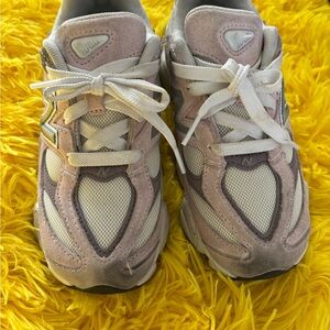 New Balance Pre-School Sneakers in Light Pink and Cream